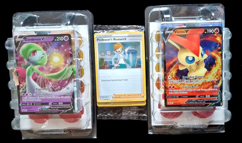 Victini vs Gardevoir Inside the box